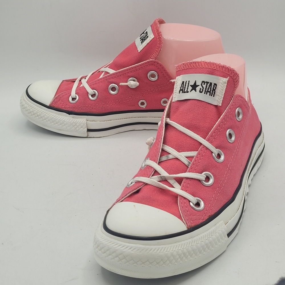 Converse  all star classic chuck taylor pink canvas shoes  women's size 6